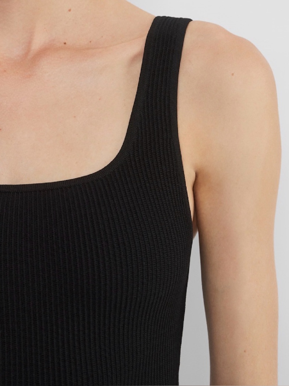 Aritzia Babaton Sculpt Knit Ribbed Tank — Black — Medium